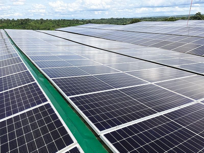 Đầu tư điện năng lượng mặt trời: Từ được khuyến khích đến… kêu cứu | Tin nhanh chứng khoán